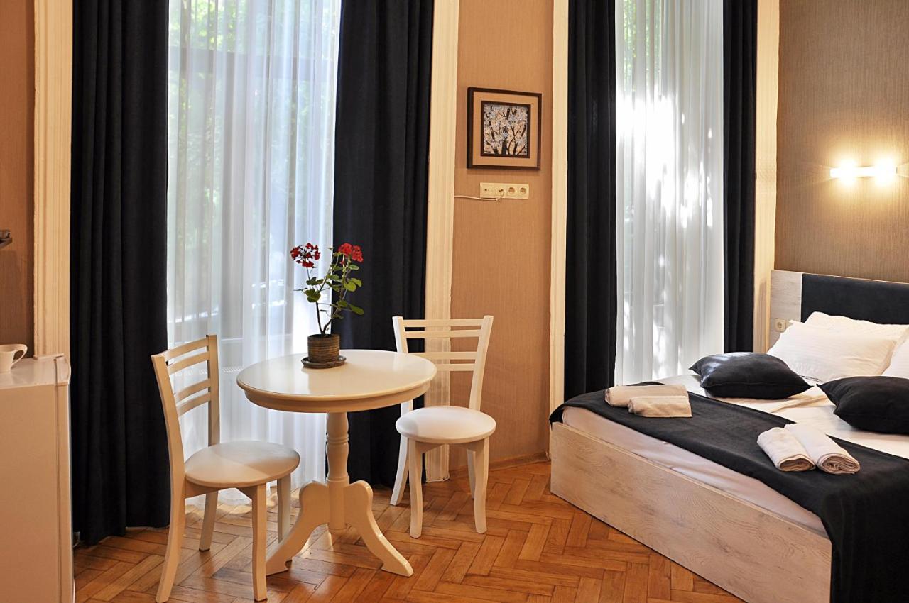 Hb Apartments Mari Brose Tbilissi Extérieur photo